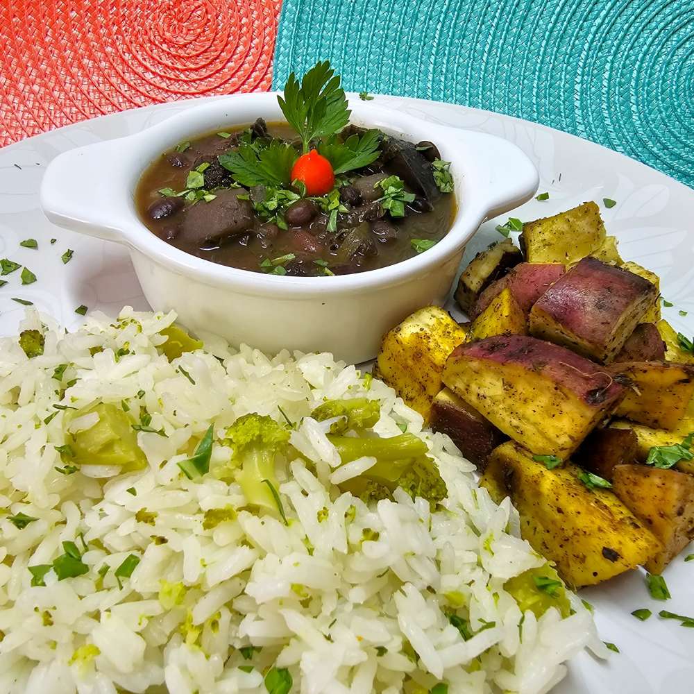 feijoada veg, arroz com brocolis e batatas assadas – 100% veg